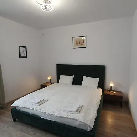 Mrs House 2 * Bukarest